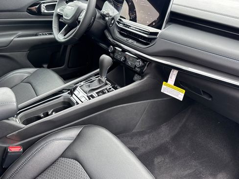 New 2026 Jeep Compass Latitude image 15