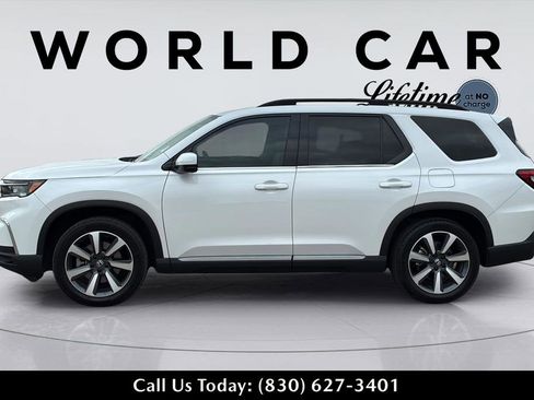 Used 2023 Honda Pilot Touring image 12