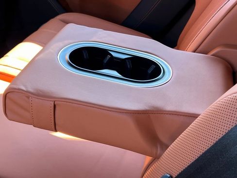 Certified 2025 Bentley Bentayga AWD/4WD image 20
