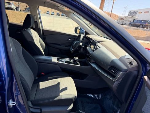 Used 2023 Nissan Rogue SV AWD/4WD image 14