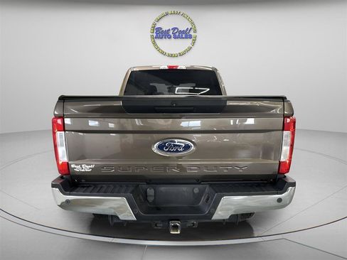 Used 2017 Ford F250 XLT w/ XLT Value Package AWD/4WD image 4