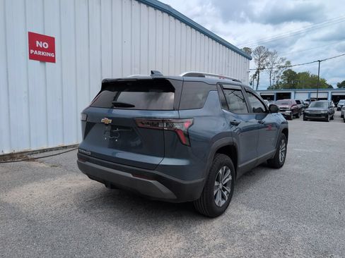 Used 2025 Chevrolet Equinox LT w/ Convenience Package II FWD image 8