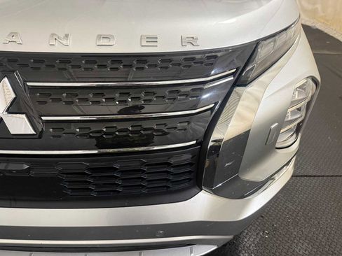 Used 2023 Mitsubishi Outlander SE image 5