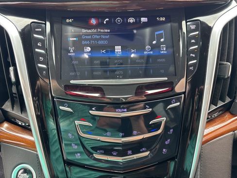 Used 2020 Cadillac Escalade Premium Luxury image 46