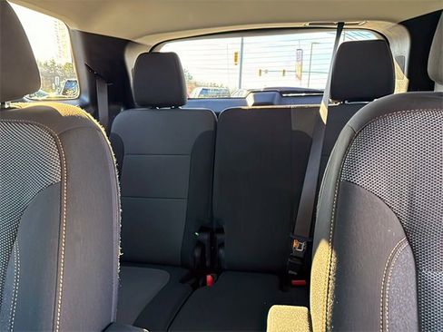 Used 2020 Chevrolet Traverse LT image 21