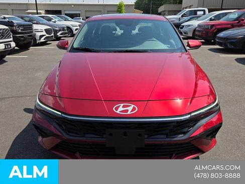 Used 2024 Hyundai Elantra SEL w/ Convenience Package FWD image 10