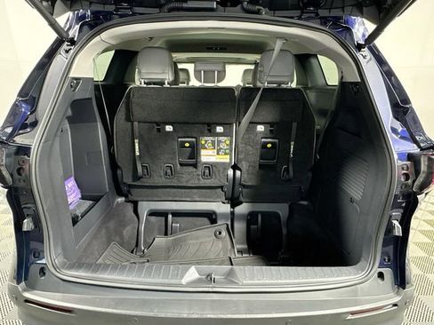 Used 2025 Toyota Sienna XLE AWD/4WD image 28