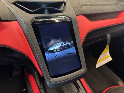 Used 2026 Lamborghini Temerario AWD/4WD image 11