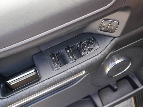 Used 2023 Ford Expedition XLT image 19