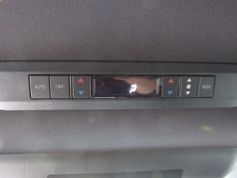 Used 2025 Toyota Sienna XSE AWD/4WD image 37