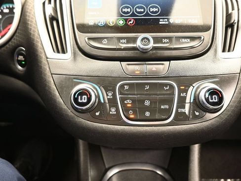 Used 2024 Chevrolet Malibu LT FWD image 25