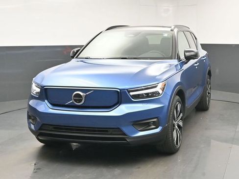 Used 2021 Volvo XC40 P8 Recharge w/ Advanced Package image 3