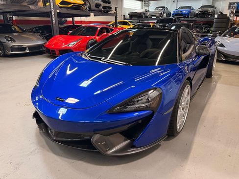 Used 2018 McLaren 570S Spider RWD image 11