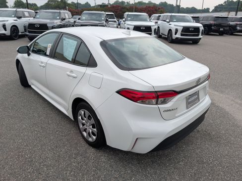 Used 2024 Toyota Corolla LE FWD image 5