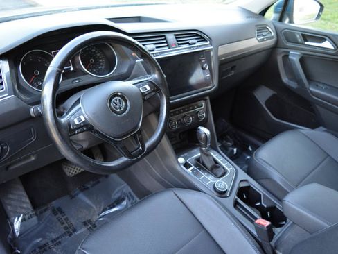 Used 2019 Volkswagen Tiguan SE AWD/4WD image 10