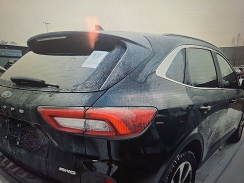 Used 2023 Ford Escape Platinum image 3