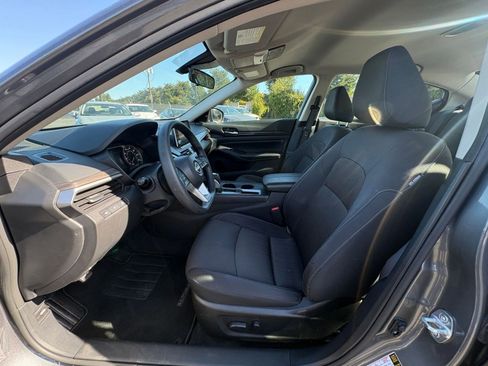 Used 2025 Nissan Altima 2.5 SV image 27