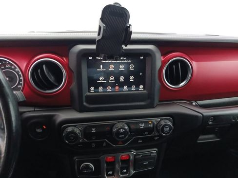 Used 2021 Jeep Wrangler Rubicon AWD/4WD image 12