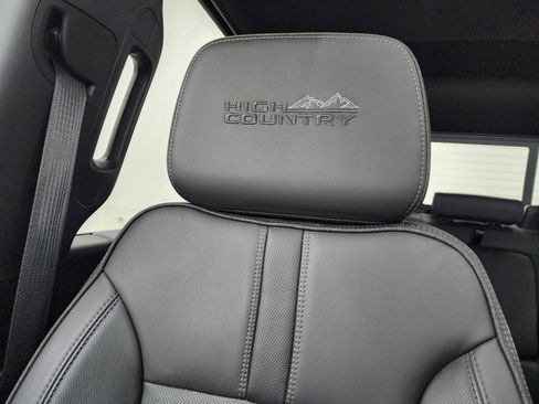 Used 2022 Chevrolet Silverado 2500 High Country w/ Safety Package II image 53