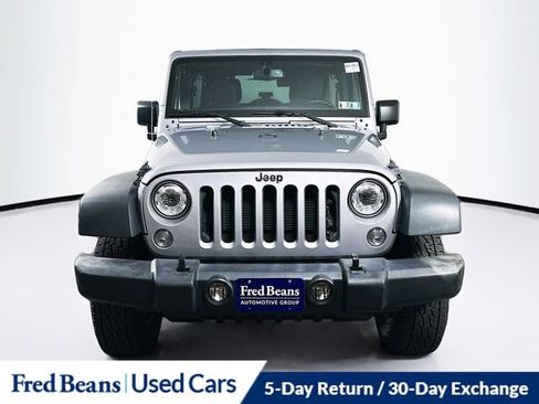 Used 2018 Jeep Wrangler Unlimited Rubicon w/ Cold Weather Group AWD/4WD image 2