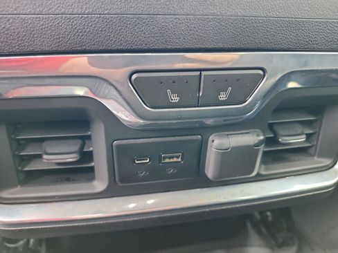 Used 2019 GMC Sierra 1500 SLT w/ SLT Premium Package AWD/4WD image 16