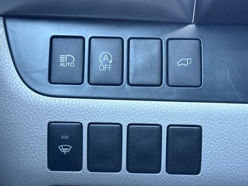 Used 2019 Toyota Highlander XLE FWD image 19