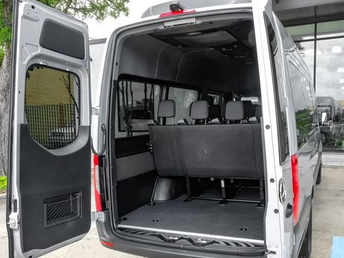 Used 2025 Mercedes-Benz Sprinter 2500 image 37