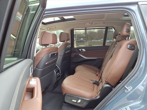 Used 2023 BMW X7 xDrive40i w/ Premium Package image 15