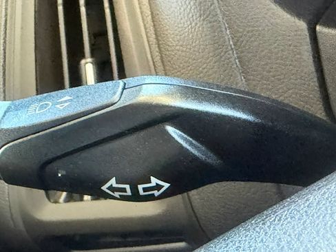 Used 2012 Ford Focus SE FWD image 11