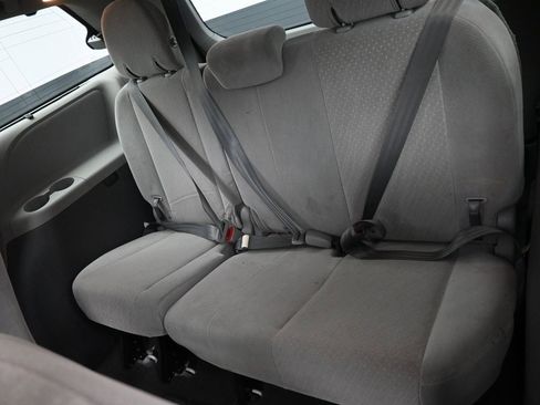 Used 2019 Toyota Sienna LE image 39