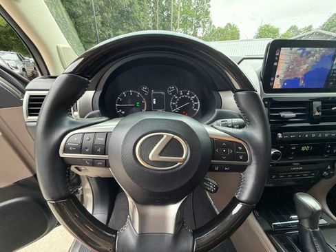 Used 2023 Lexus GX 460 Luxury w/ Accessory Package AWD/4WD image 41