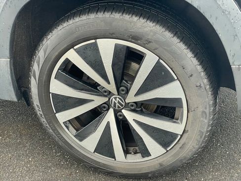 Certified 2022 Volkswagen Taos SE w/ Panoramic Sunroof Package image 29