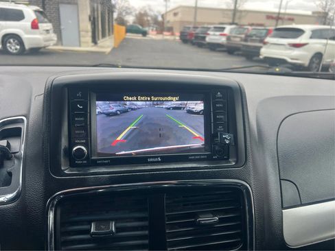 Used 2017 Dodge Grand Caravan GT image 27