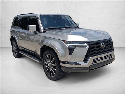 Used 2024 Lexus GX 550 w/ Accessory Package (Z1) AWD/4WD image 3