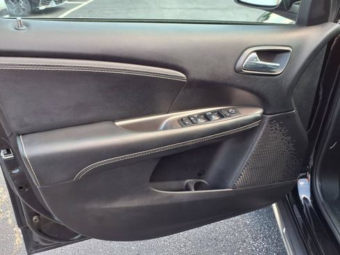 Used 2017 Dodge Journey Crossroad FWD image 11