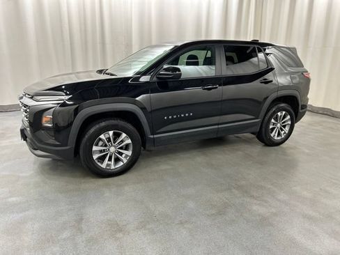Used 2025 Chevrolet Equinox LT AWD/4WD image 2