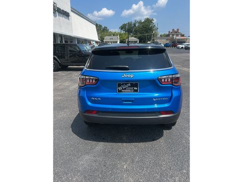 Used 2025 Jeep Compass Limited w/ Sun & Sound Group AWD/4WD image 5