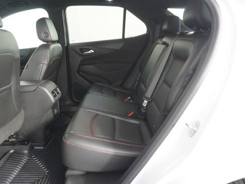 Used 2022 Chevrolet Equinox RS w/ RS Leather Package FWD image 33