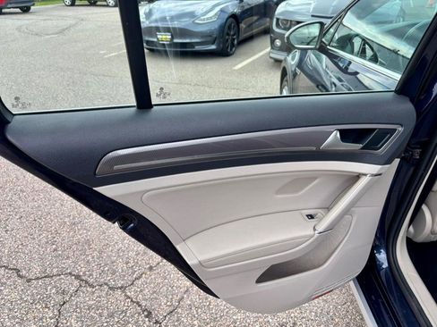 Used 2017 Volkswagen Golf Alltrack SEL image 16