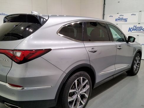 Used 2024 Acura MDX FWD w/ Technology Package image 3