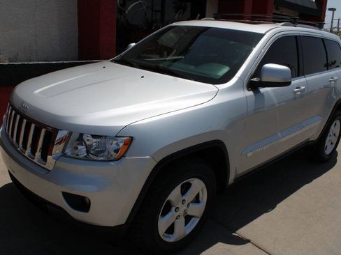 Used 2012 Jeep Grand Cherokee Laredo RWD image 6