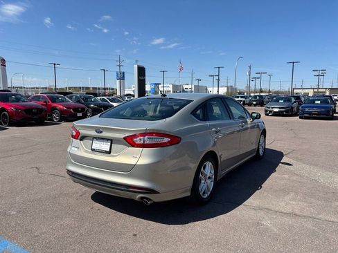 Used 2015 Ford Fusion SE FWD image 5
