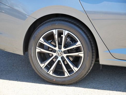 Used 2025 Volkswagen Jetta Sport image 14