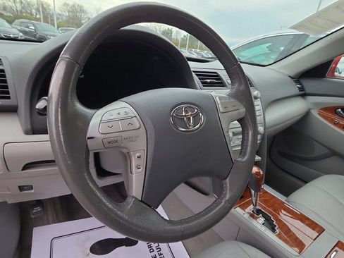 Used 2011 Toyota Camry LE image 9