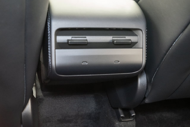 Used 2026 Tesla Model Y Long Range AWD/4WD image 19