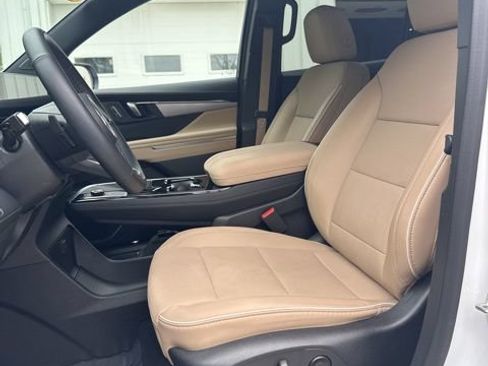 Used 2026 Buick Enclave Preferred AWD/4WD image 41