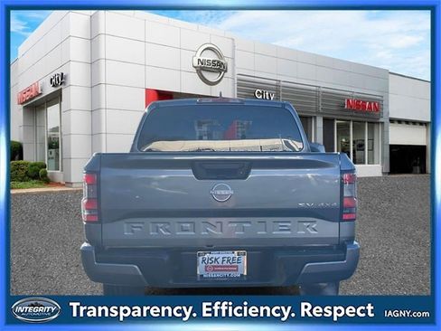 Certified 2024 Nissan Frontier SV image 7