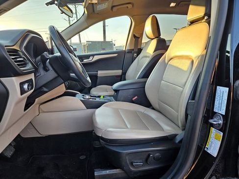 Used 2020 Ford Escape SEL image 6