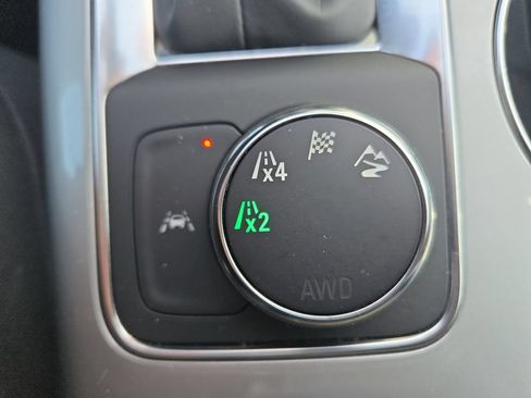 Used 2025 Chevrolet Blazer LT AWD/4WD image 34