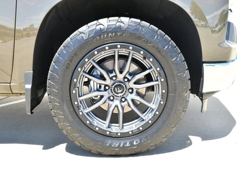 Used 2023 Chevrolet Silverado 1500 LT RWD image 4